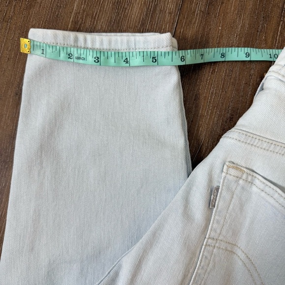 Levi's® Women's Silver Tab High Waisted Mom Jeans Tapered Light - Picture 3 of 16